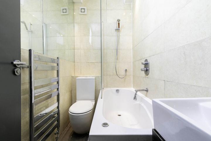 Modern Apartment Staverton Road, Willesden Green